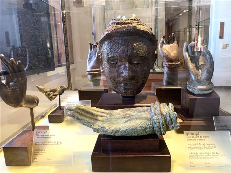 Các hiện vật của bảo tàng Cambodia