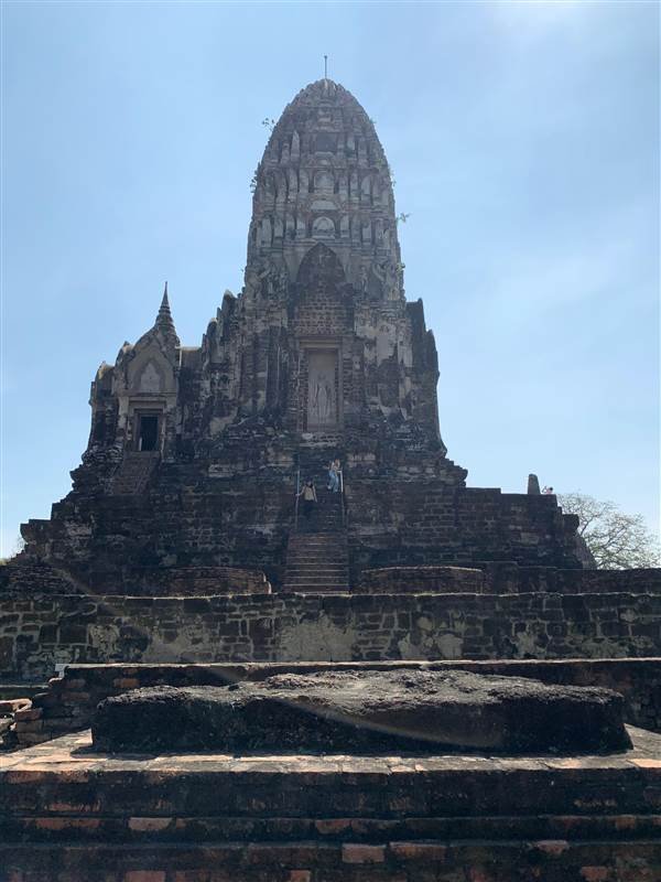 Tháp chính của chùa Wat Ratchaburana tại Ayutthaya Thái Lan