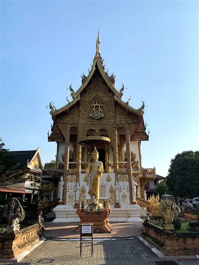 Chính diện chùa Buppharam Chiang Mai Thái Lan