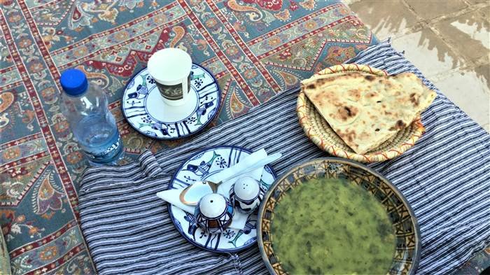 Bữa tối khó quên tại Yazd. Photo Samgoshare