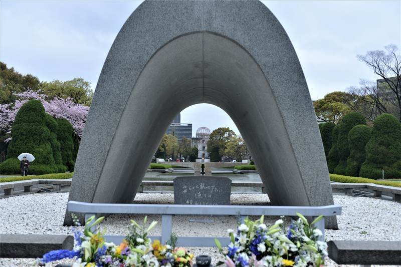 Đài tưởng niệm tại công viên hòa Bình Hiroshima. Photo Samgoshare