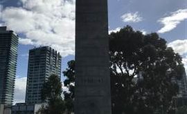 Tham quan đài tưởng niệm chiến tranh Melbourne. Photo Samgoshare.