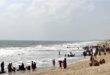 Người dân Ấn vui chơi bên bãi biển Mamallapuram ! Photo Samgoshare
