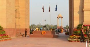 Đài tưởng niệm chiến tranh Ấn Độ tại New Dehli. Photo Samgoshare