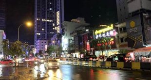 Ốc bán phố đêm Phnom Penh