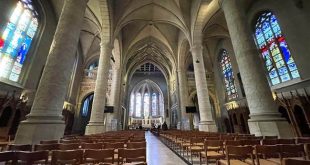 An lành ở nhà thờ Notre Dame Luxembourg
