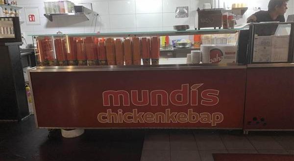 Chuyện nhà trọ và món ăn đường phố Berlin